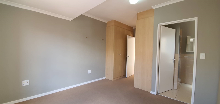 To Let 3 Bedroom Property for Rent in Royal Ascot Western Cape